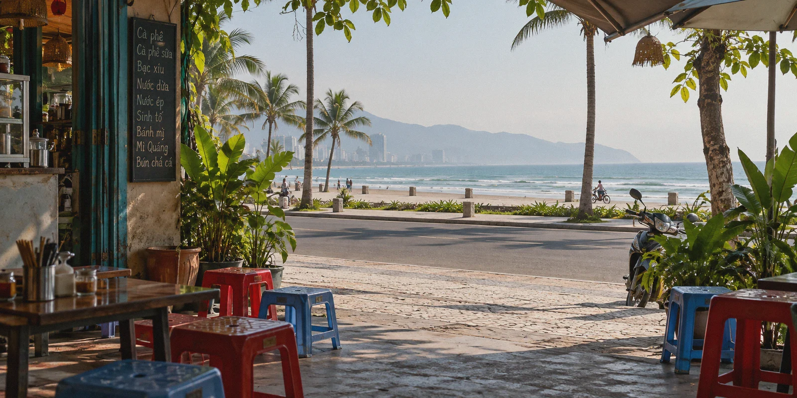 An open-air cafe beside the coastal promenade in Da Nang.