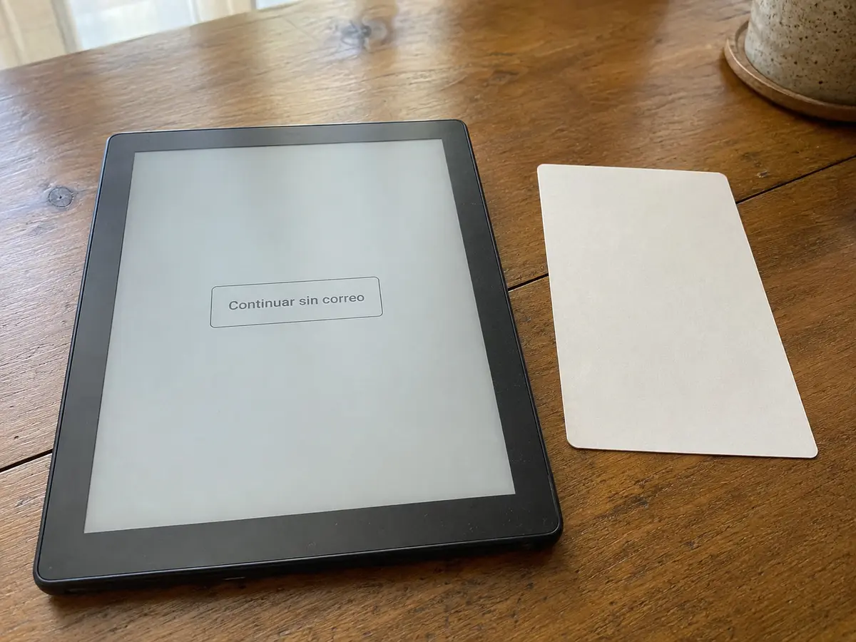 Una pantalla permite continuar sin entregar un correo electrónico