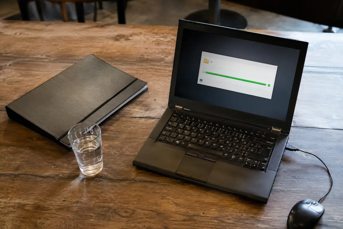 Un transfert de dossier client achevé sur un ordinateur Linux