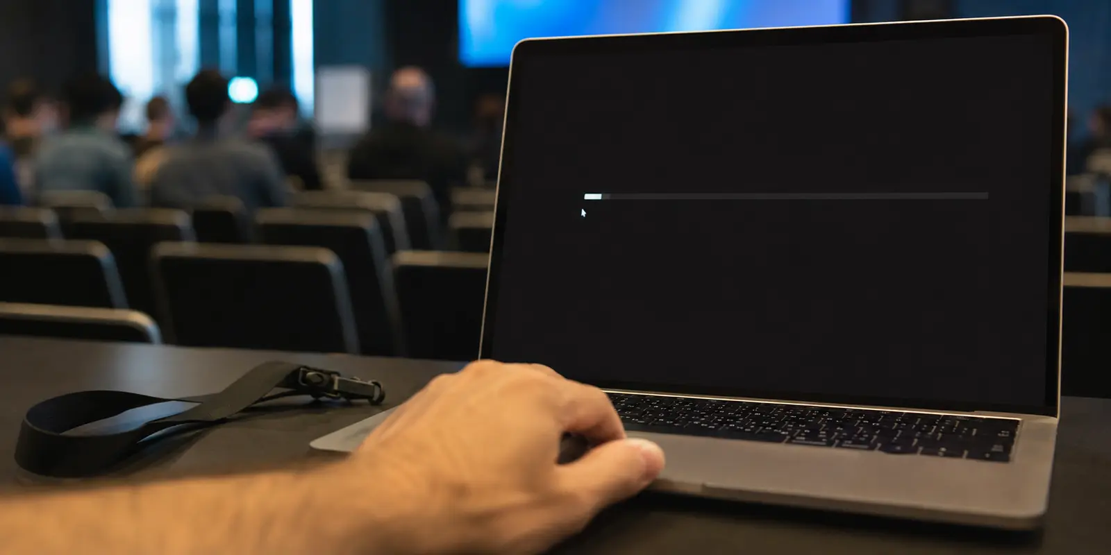 Téléchargement bloqué sur un portable connecté au Wi-Fi d’un centre de conférence