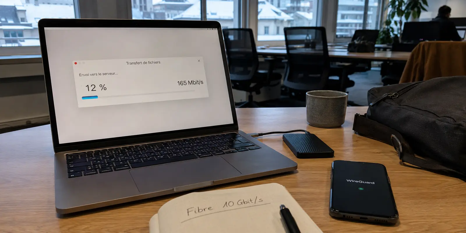 Dans un espace de travail suisse, un transfert WireGuard plafonne à 165 Mbit/s malgré une fibre domestique annoncée à 10 Gbit/s.