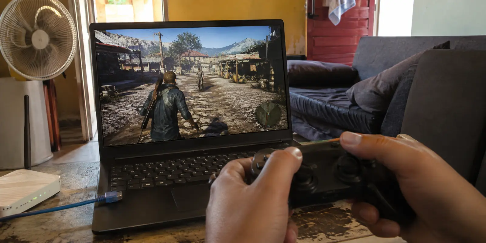 Uma sessão de cloud gaming por fibra em que o controle responde com atraso apesar da conexão cabeada