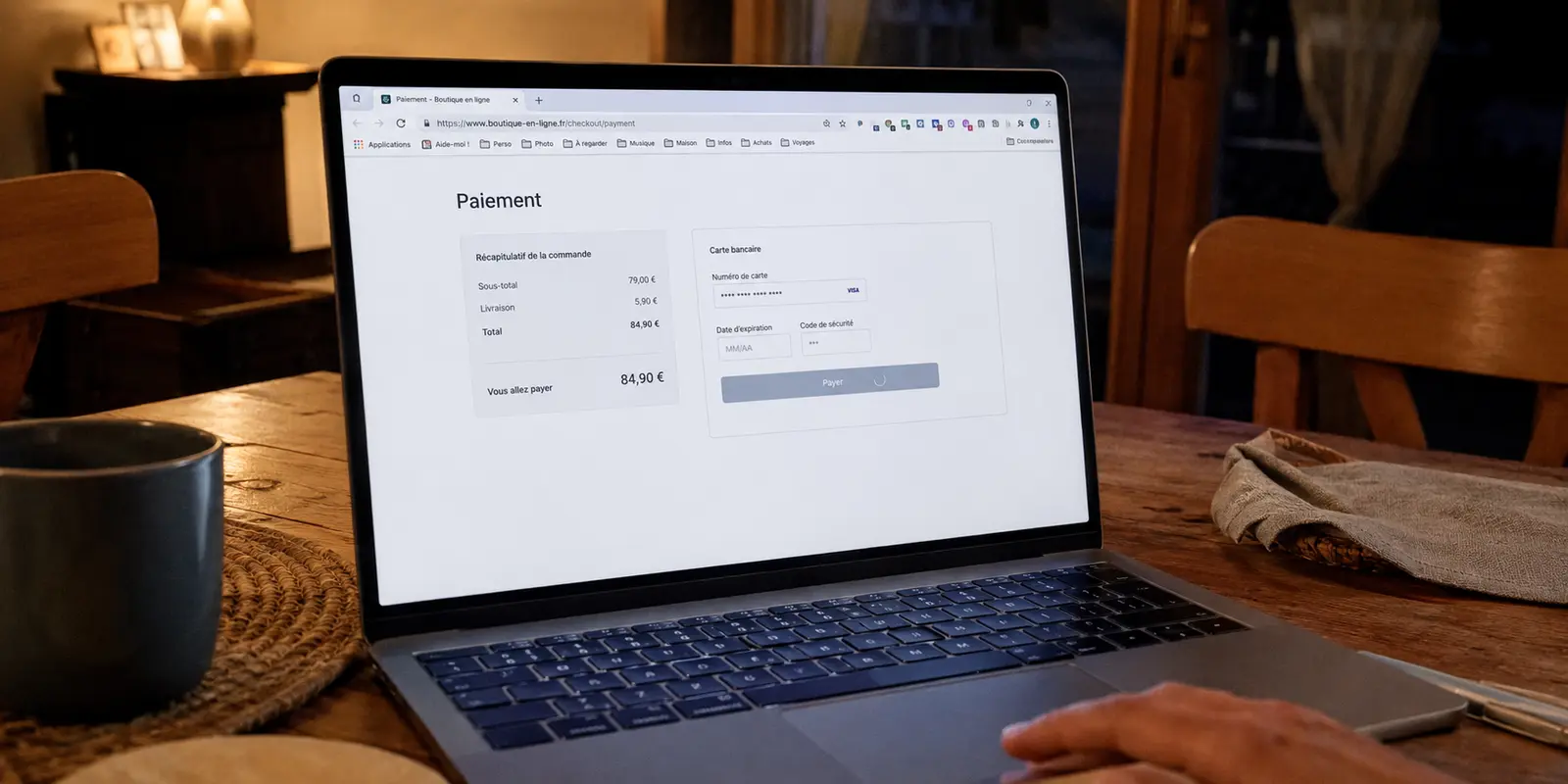 Un paiement en ligne reste bloqué sur un ordinateur portable malgré plusieurs clics