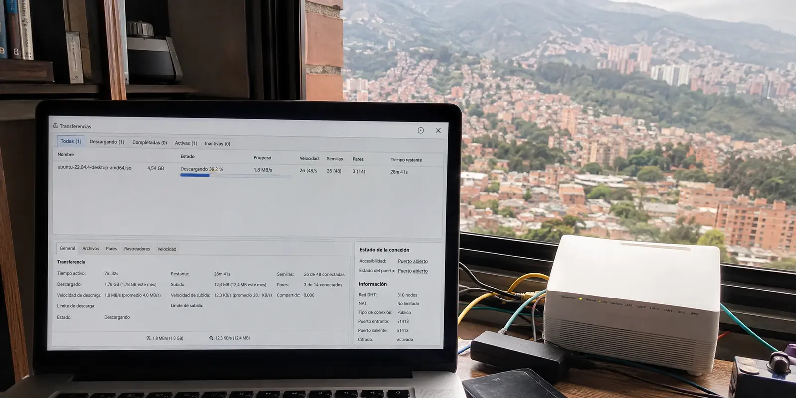 Una transferencia P2P avanza lentamente aunque el puerto aparece abierto desde una conexión de Medellín