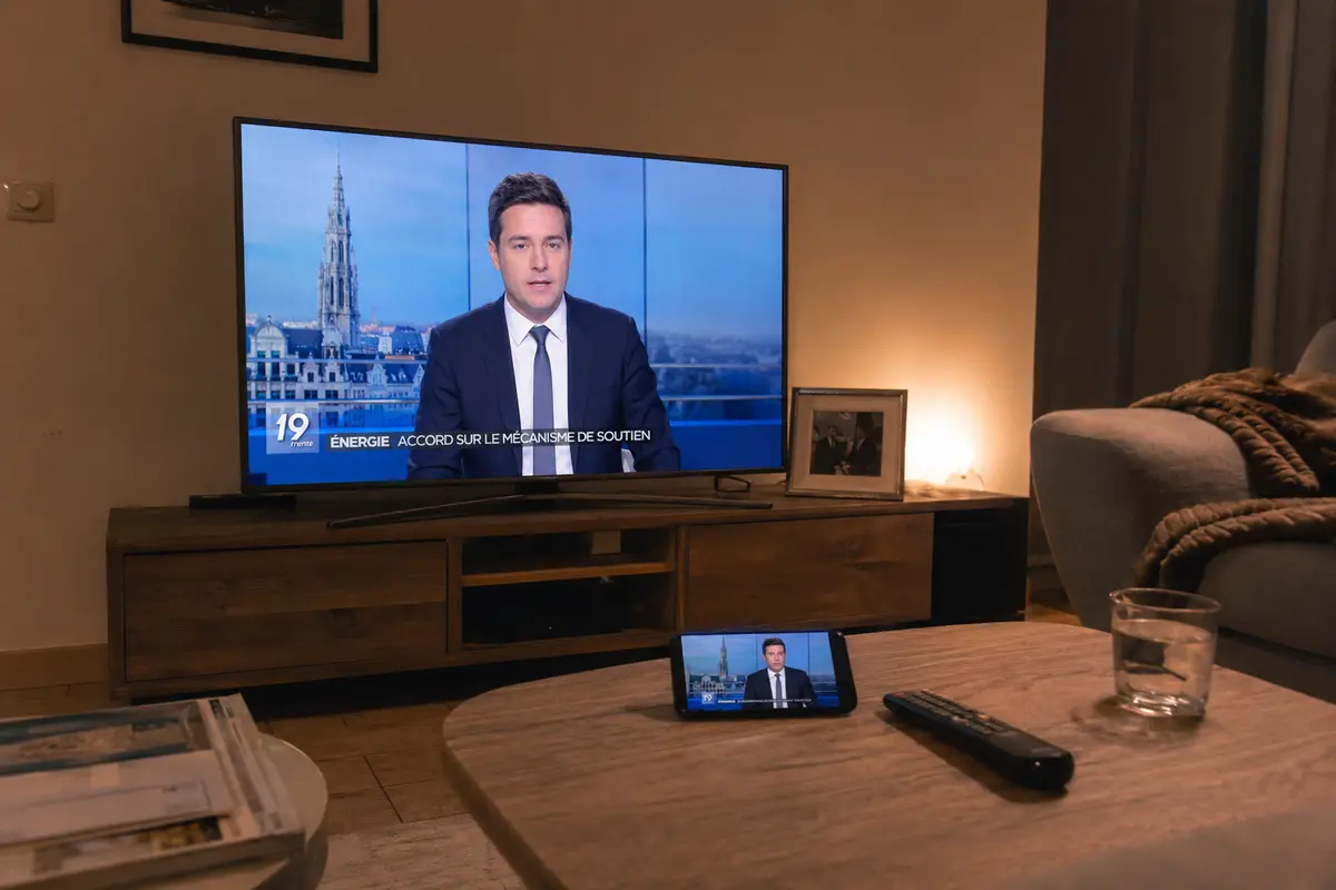 La télévision et le téléphone affichent enfin le même programme en lecture continue